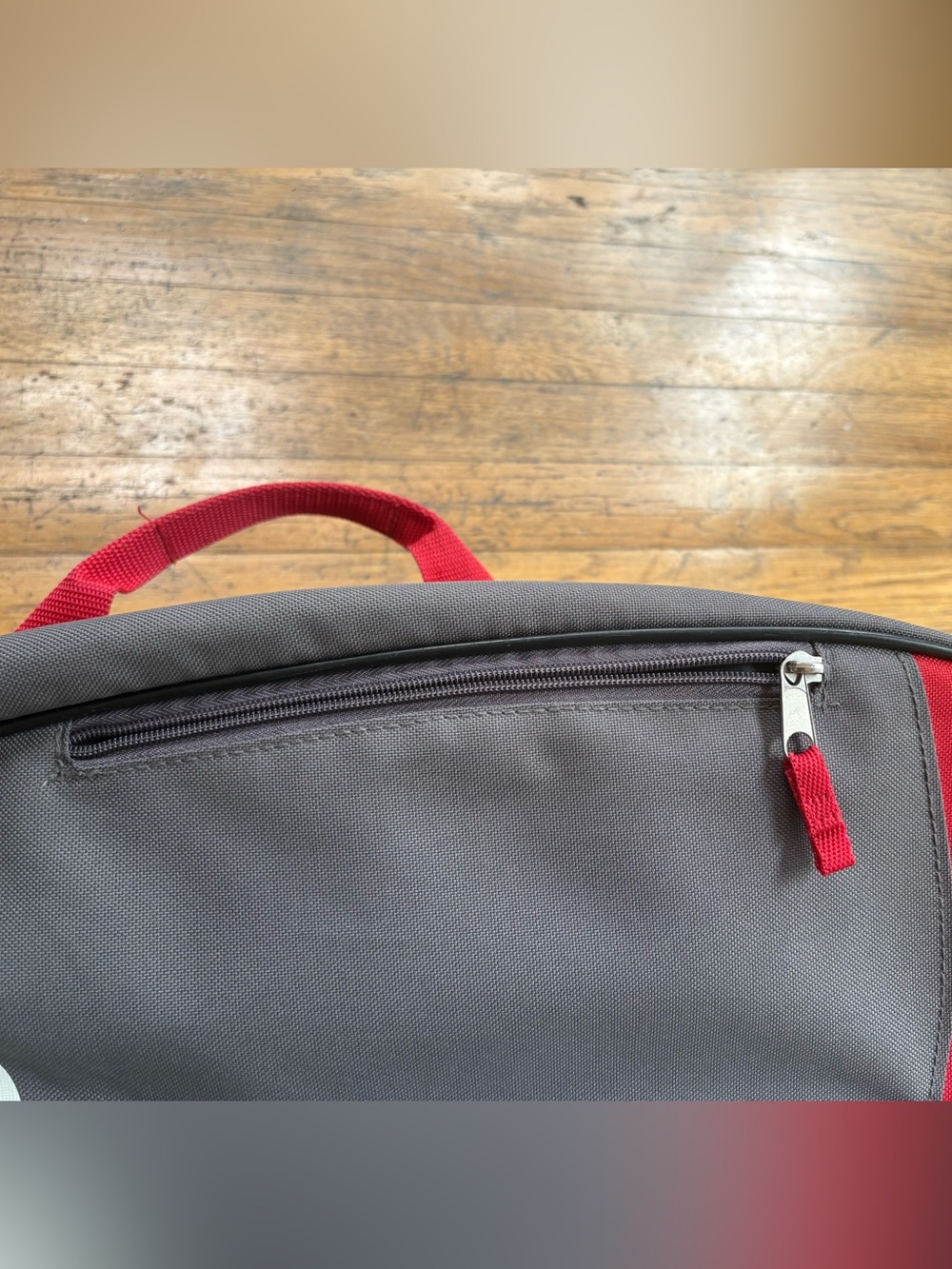 Wilson Pro Staff Tennis Racket Bag | Gray & Red | Multi-Compartment ๐พ - Picture 2 of 16